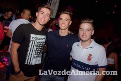 La música más actual y el mejor ambiente se viven cada noche en la caseta de 40 Principales y Guarapo Night