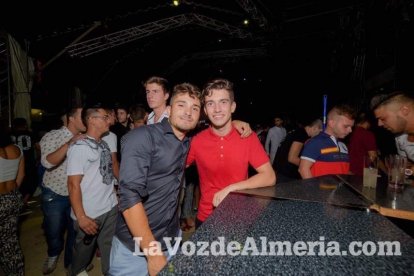 La música más actual y el mejor ambiente se viven cada noche en la caseta de 40 Principales y Guarapo Night