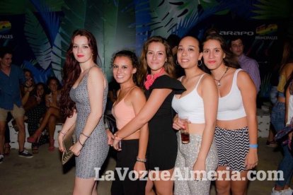 La música más actual y el mejor ambiente se viven cada noche en la caseta de 40 Principales y Guarapo Night