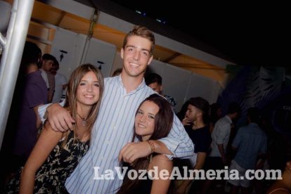 La música más actual y el mejor ambiente se viven cada noche en la caseta de 40 Principales y Guarapo Night