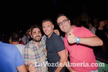 La música más actual y el mejor ambiente se viven cada noche en la caseta de 40 Principales y Guarapo Night