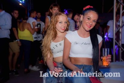 La música más actual y el mejor ambiente se viven cada noche en la caseta de 40 Principales y Guarapo Night