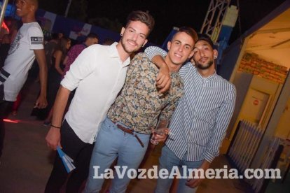 La música más actual y el mejor ambiente se viven cada noche en la caseta de 40 Principales y Guarapo Night