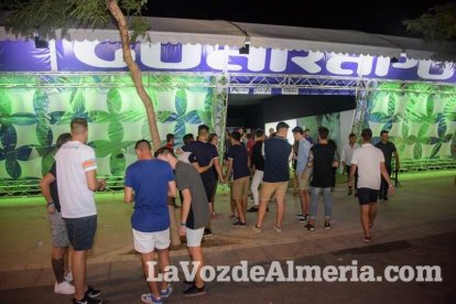 La música más actual y el mejor ambiente se viven cada noche en la caseta de 40 Principales y Guarapo Night
