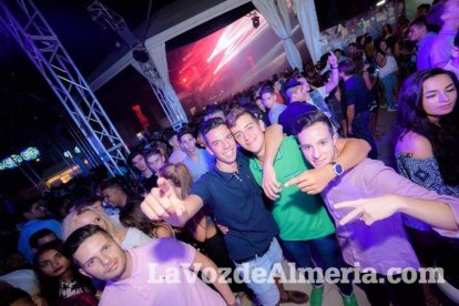 Caseta de Los 40 Principales y Guarapo Night en la Feria de Almeriía 2015. Fotos: Néstor Cánovas.