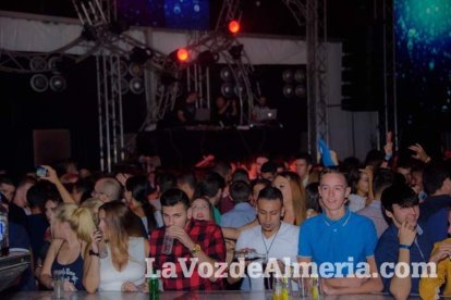 Caseta de Los 40 Principales y Guarapo Night en la Feria de Almeriía 2015. Fotos: Néstor Cánovas.