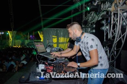 Caseta de Los 40 Principales y Guarapo Night en la Feria de Almeriía 2015. Fotos: Néstor Cánovas.