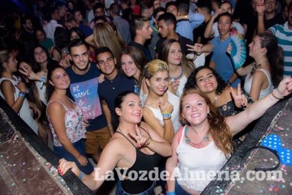 Caseta de Los 40 Principales y Guarapo Night en la Feria de Almeriía 2015. Fotos: Néstor Cánovas.