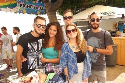 Feria del Mediodía en el ambigú de los 40 Principales y Kiosko del Mar.