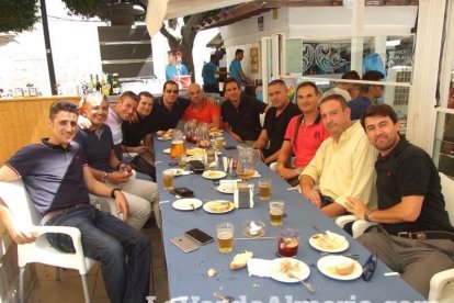 Feria del Mediodía en el ambigú de los 40 Principales y Kiosko del Mar.