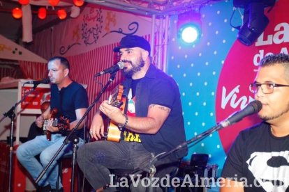 ¡Todos disfrutan de la Feria en la Caseta!