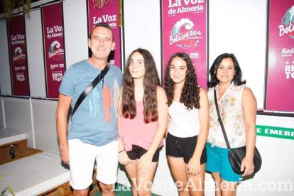 ¡Todos disfrutan de la Feria en la Caseta!