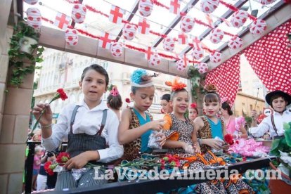 Batalla de flores de la Feria de Almería 2015. Fotos: Fran Muñoz.
