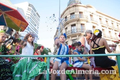 Batalla de flores de la Feria de Almería 2015. Fotos: Fran Muñoz.
