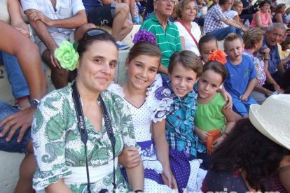 Espectáculo de Recortadores en la Plaza de Toros y bienvenida de la Casa Chopera a lor taurinos de EEUU en la Peña El Morato em la Feria d