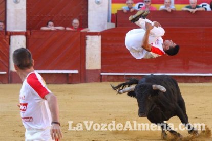 Espectáculo de Recortadores en la Plaza de Toros y bienvenida de la Casa Chopera a lor taurinos de EEUU en la Peña El Morato em la Feria d