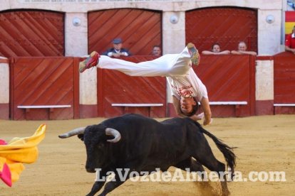 Espectáculo de Recortadores en la Plaza de Toros y bienvenida de la Casa Chopera a lor taurinos de EEUU en la Peña El Morato em la Feria d