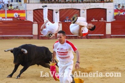 Espectáculo de Recortadores en la Plaza de Toros y bienvenida de la Casa Chopera a lor taurinos de EEUU en la Peña El Morato em la Feria d