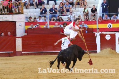 Espectáculo de Recortadores en la Plaza de Toros y bienvenida de la Casa Chopera a lor taurinos de EEUU en la Peña El Morato em la Feria d