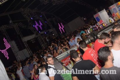 Caseta de Los 40 Principales y Guarapo Night en la Feria de Almeriía 2015. Fotos: Néstor Cánovas.