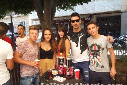 Feria del Mediodía en el ambigú de los 40 Principales y Kiosko del Mar.
