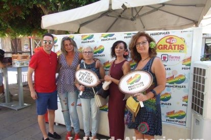 Feria del Mediodía en el ambigú de los 40 Principales y Kiosko del Mar.