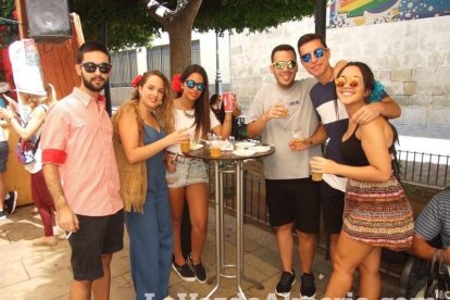 Feria del Mediodía en el ambigú de los 40 Principales y Kiosko del Mar.