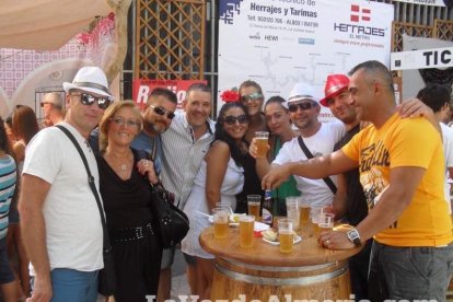 Feria del Mediodía en el centro de Almería. Premium y La Plazuela.