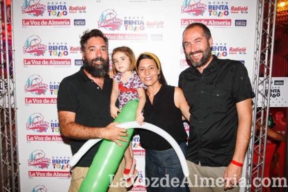 Una nueva noche comienza en la caseta.