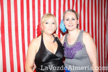 Una nueva noche comienza en la caseta.