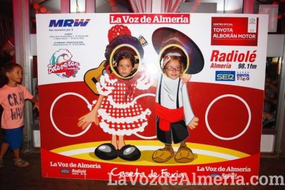 Una nueva noche comienza en la caseta.