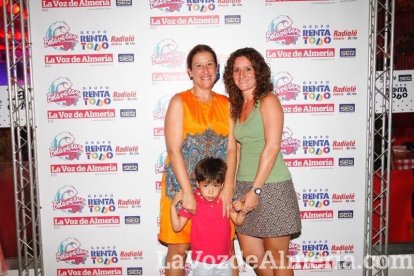 Una nueva noche comienza en la caseta.