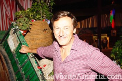 Una nueva noche comienza en la caseta.