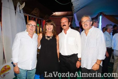 ¡En la caseta no se para ni un minuto!