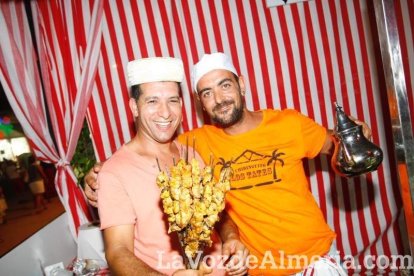 Cada vez más personas se suman a la fiesta.