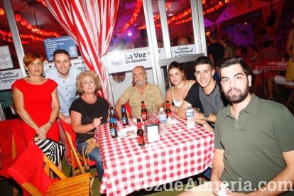 Cada vez más personas se suman a la fiesta.