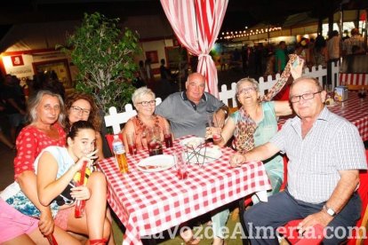 Cada vez más personas se suman a la fiesta.