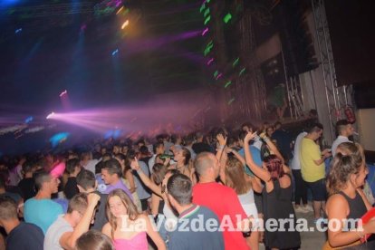 Caseta de Los 40 Principales y Guarapo Night en la Feria de Almeriía 2015. Fotos: Néstor Cánovas.