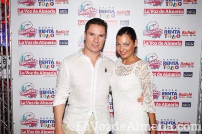 La gente sigue disfrutando de la Feria en la caseta.