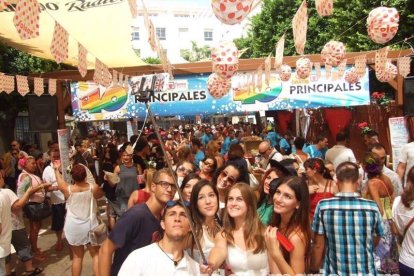 Feria del Mediodía en el ambigú de los 40 Principales y Kiosko del Mar.