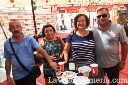 ¡Comienza a tocar la charanga de La Voz de Almería en la caseta!