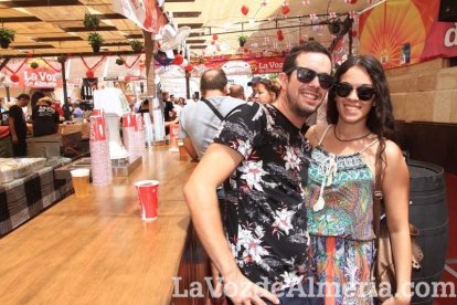 ¡Comienza a tocar la charanga de La Voz de Almería en la caseta!