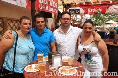 ¡Comienza a tocar la charanga de La Voz de Almería en la caseta!