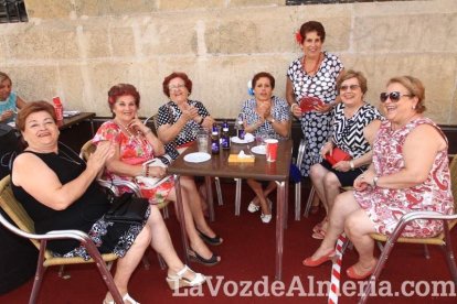¡Comienza a tocar la charanga de La Voz de Almería en la caseta!