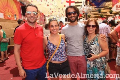 Nadie quiere perderse el último día de Feria de Mediodía.