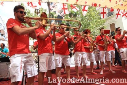 Nadie quiere perderse el último día de Feria de Mediodía.