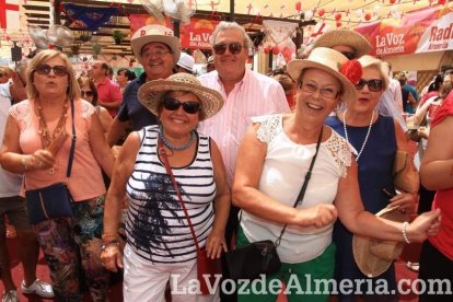 Nadie quiere perderse el último día de Feria de Mediodía.