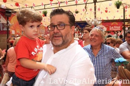 Nadie quiere perderse el último día de Feria de Mediodía.