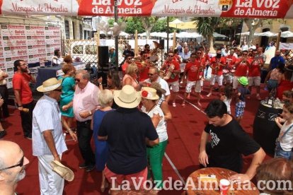 Nadie quiere perderse el último día de Feria de Mediodía.
