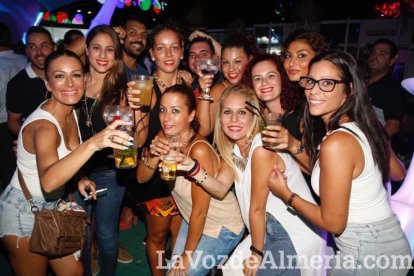 La última tanda de fotos de la caseta en esta Feria 2015, aunque la fiesta sigue. ¡A disfrutar!
